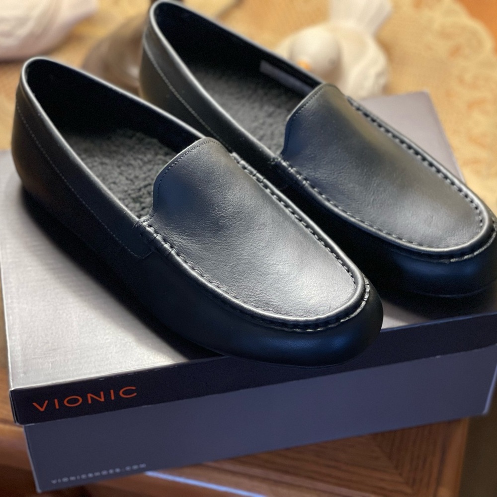 Vionic Black Leather Slip-On Loafers Driving Moccasin Slippers